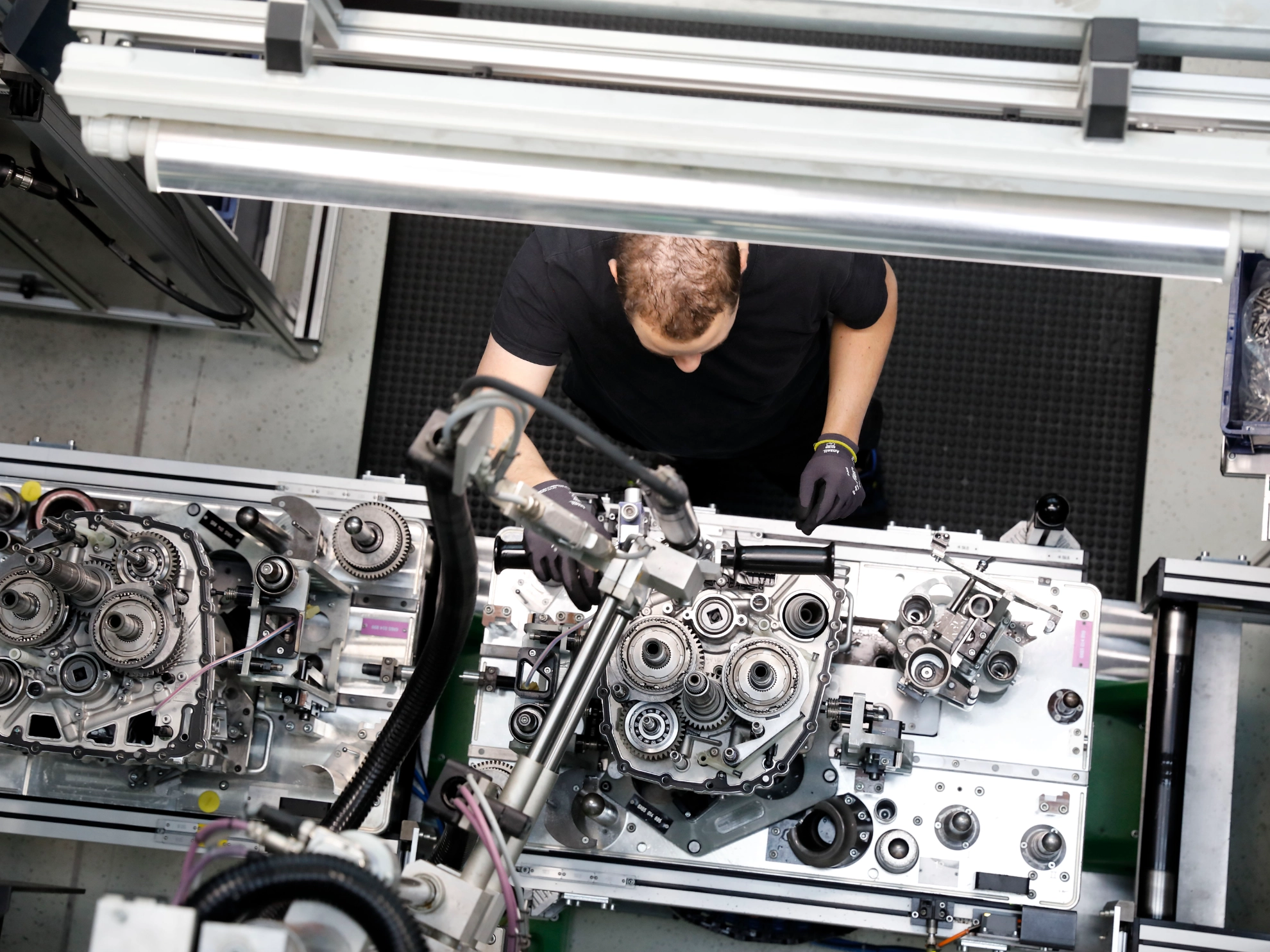 Beim hochverschuldeten Getriebehersteller ZF-Friedrichshafen wurde ein Bündnis für Wettbewerbsfähigkeit und Beschäftigungssicherung geschlossen.