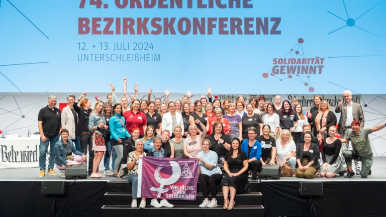 Frauen-Power auf der Bezirkskonferenz 2024 der IG Metall Bayern